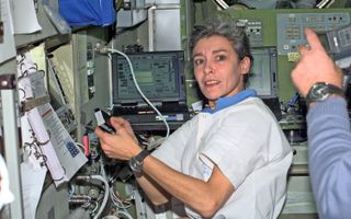 Claudie Haigneré moms in space