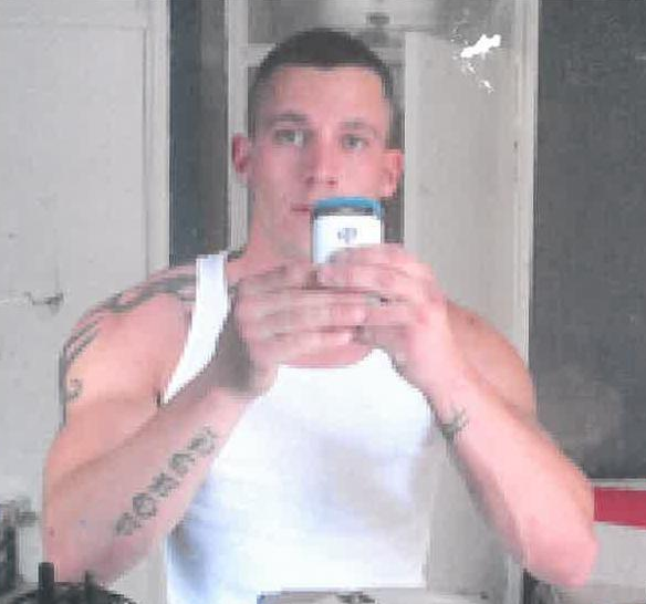 Vain burglar arrested after sending selfie to victim&amp;#039;s friends