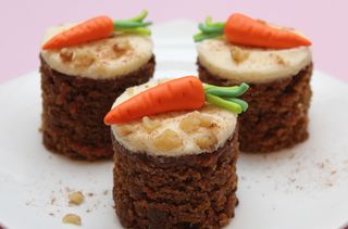 Carrot cake decorations