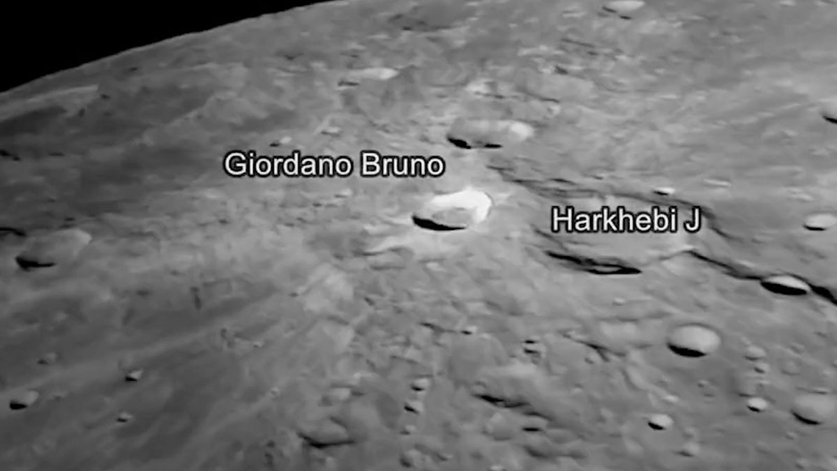 チャンドラヤーン 3 号、着陸試行前に月の写真を撮影 (ビデオ)