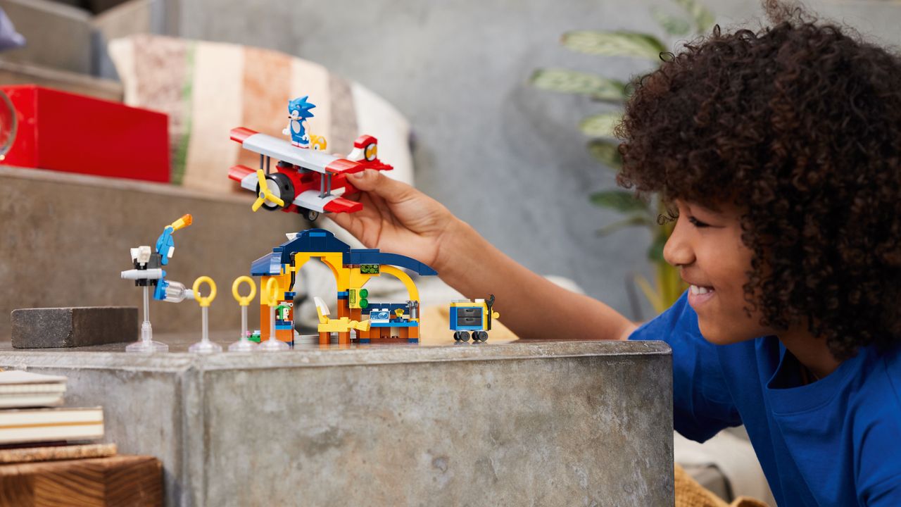 Tails&rsquo;s Workshop and Tornado Plane set and box