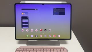 Samsung Galaxy Tab S11 Ultra with a Logitech keyboard