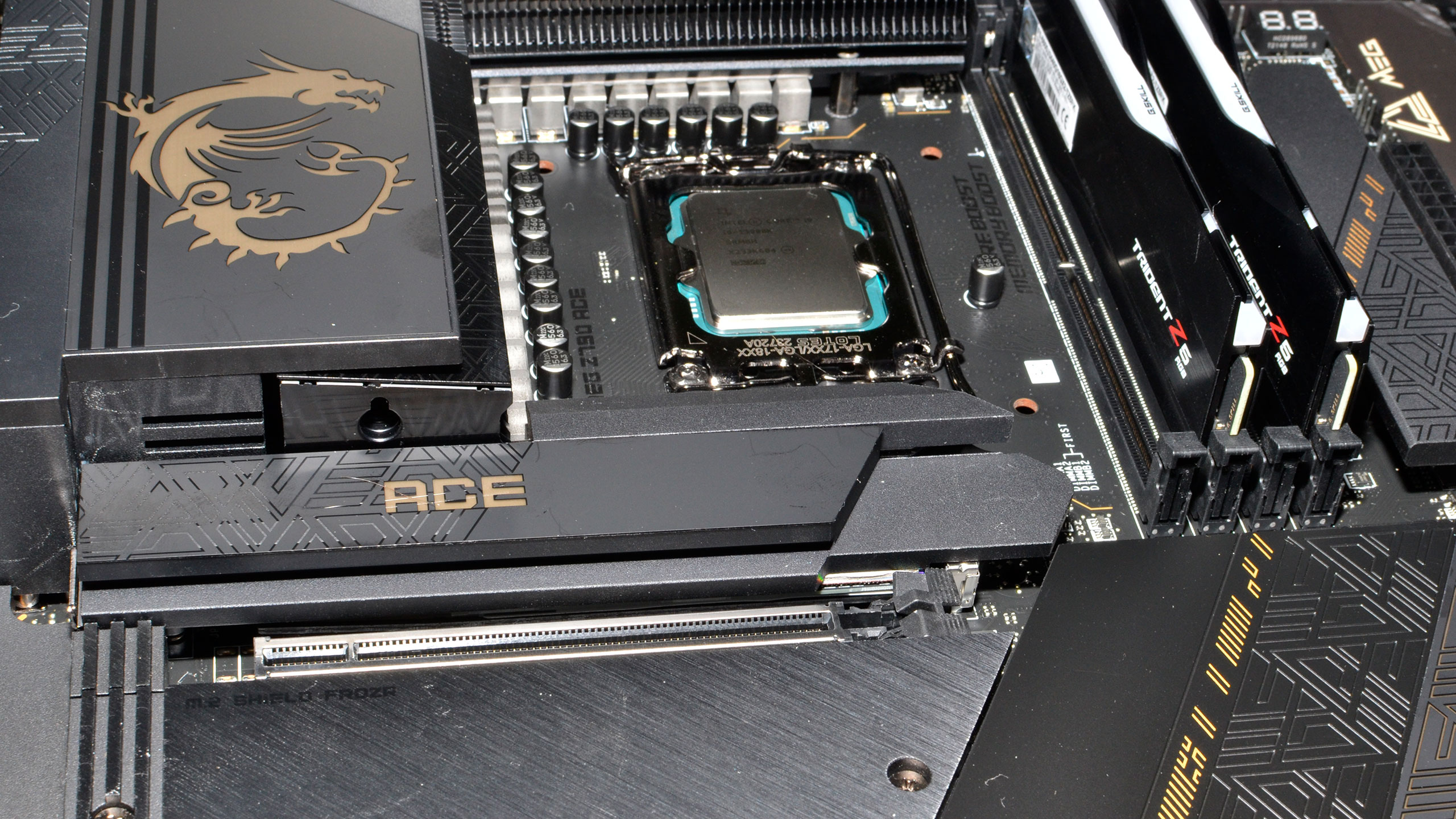 AMD Radeon RX 7900 XTX and XT