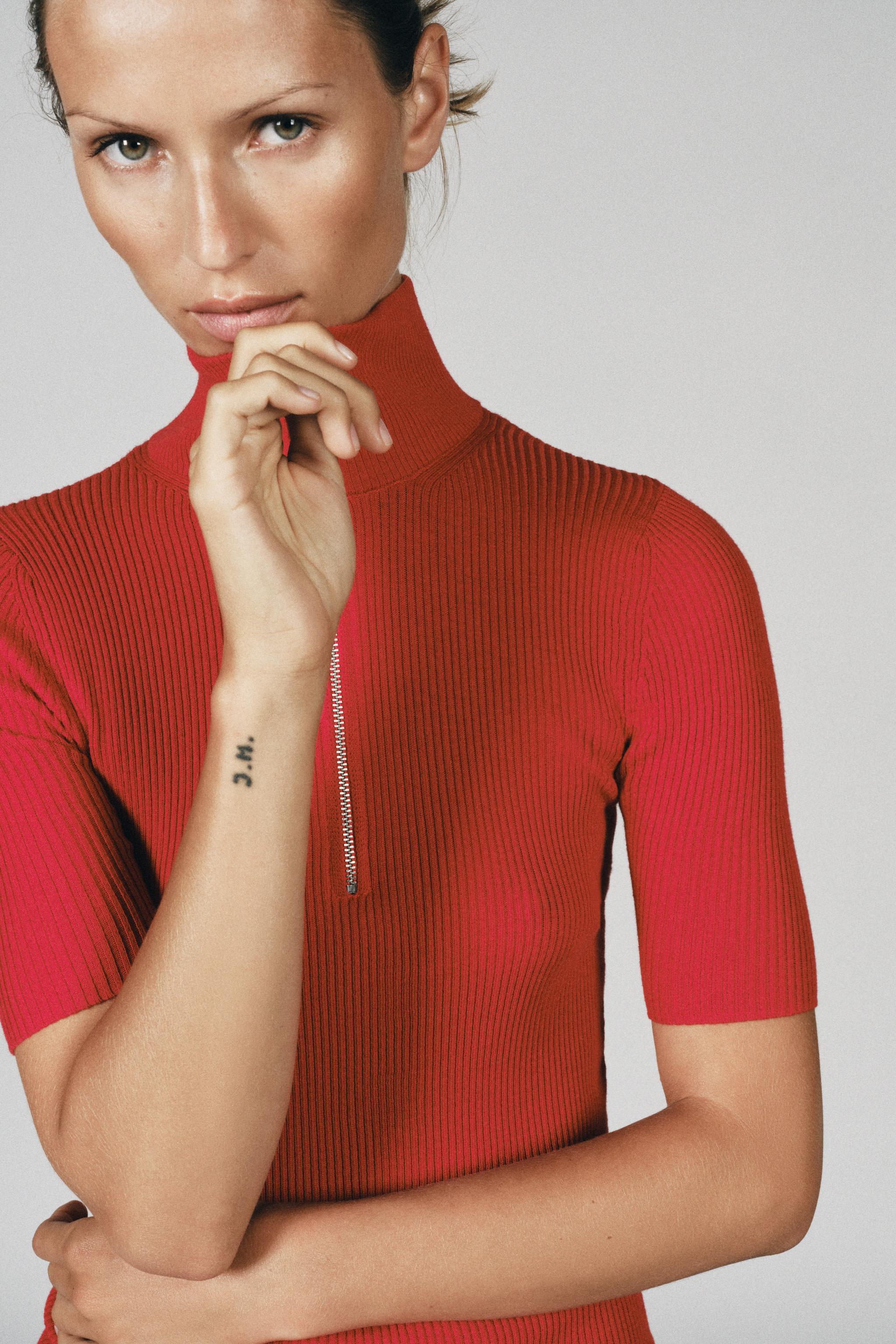 Fitted Ribbed Knit Top - Red - S
