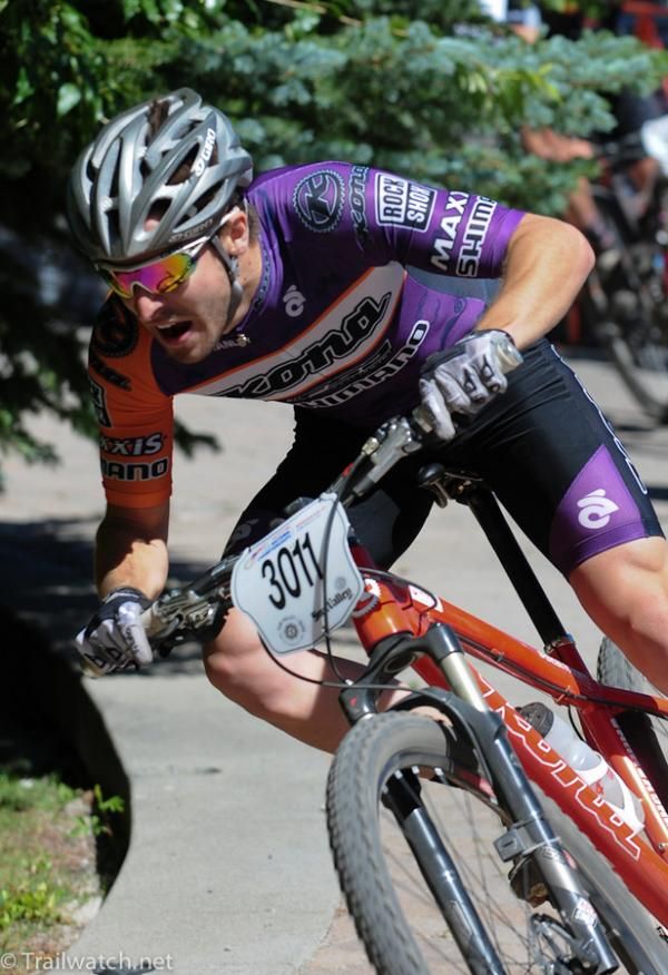 Spenser Paxson (Kona) cornering hard