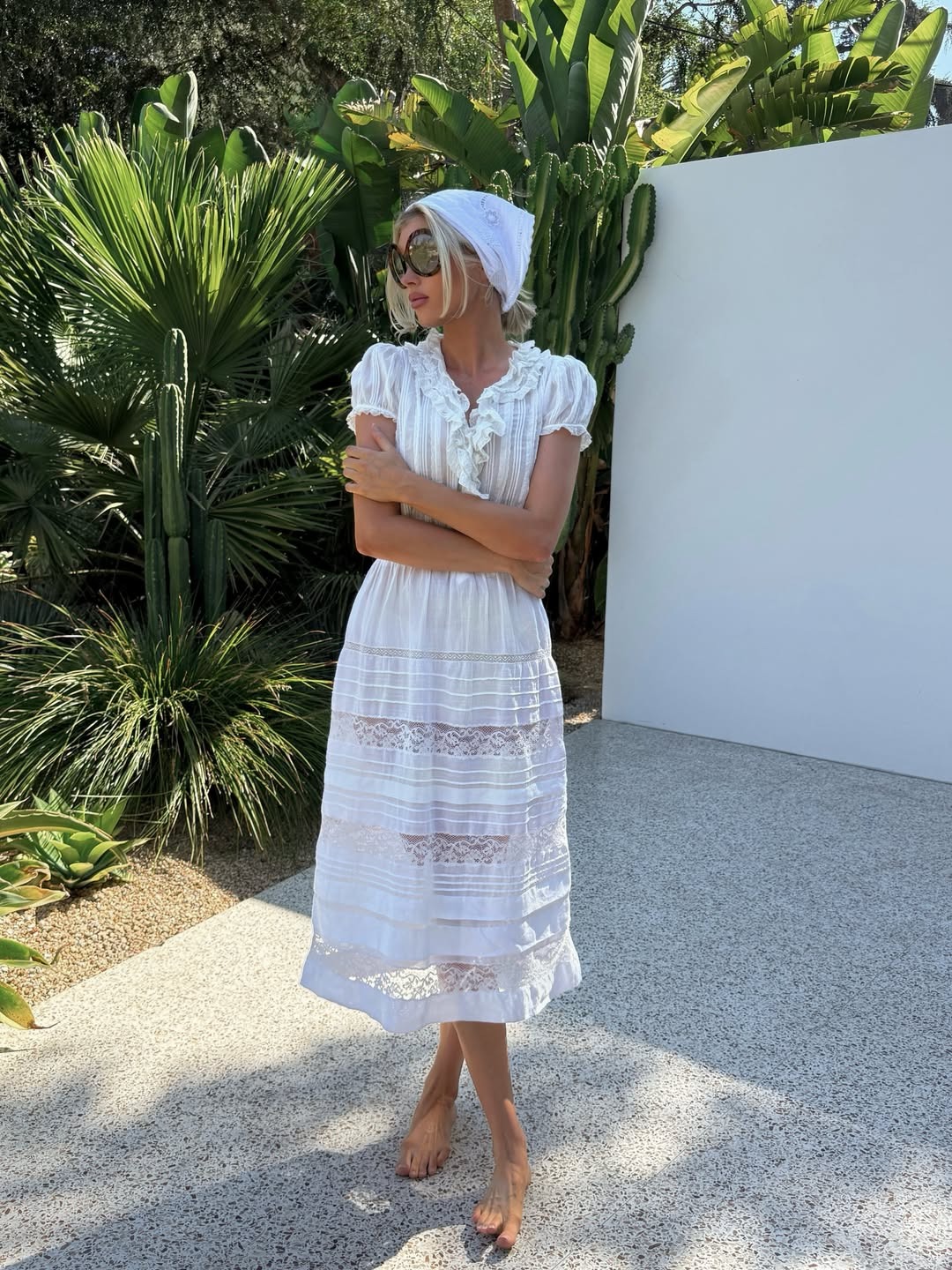 Elsa hosk wears the bandana trend