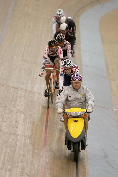 Keirin Gold Medal Final behind the electric scooter (F-B: Matt Baranoski, David Espinoza, Daniel Sullivan, Jimmy Watkins, Giddeon Massie, Andy Lakatosh).