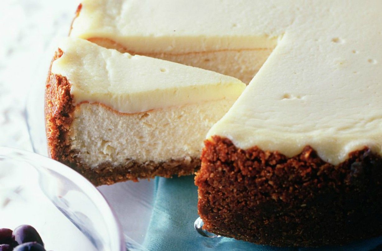 Baked American cheesecake