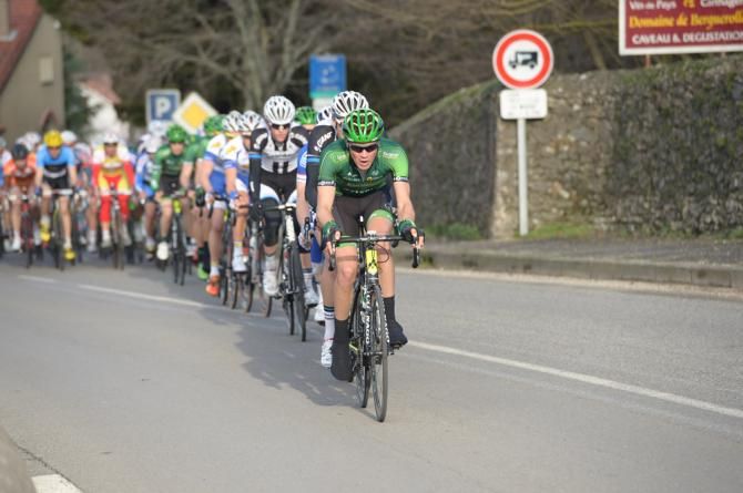 Europcar and Giant-Shimano contribute riders to the chase of the break late in stage 2