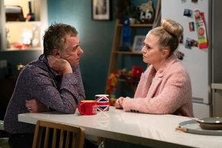 Linda Carter confides in Alfie Moon