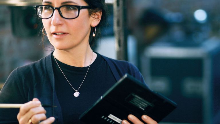 Eyewear, Glasses, Vision care, Jewellery, Hand, Fashion accessory, Black hair, Street fashion, Beauty, Nail,