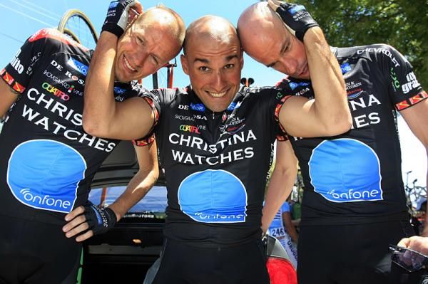Angelo Furlan gives Rasmussen and Schumacher a noogie