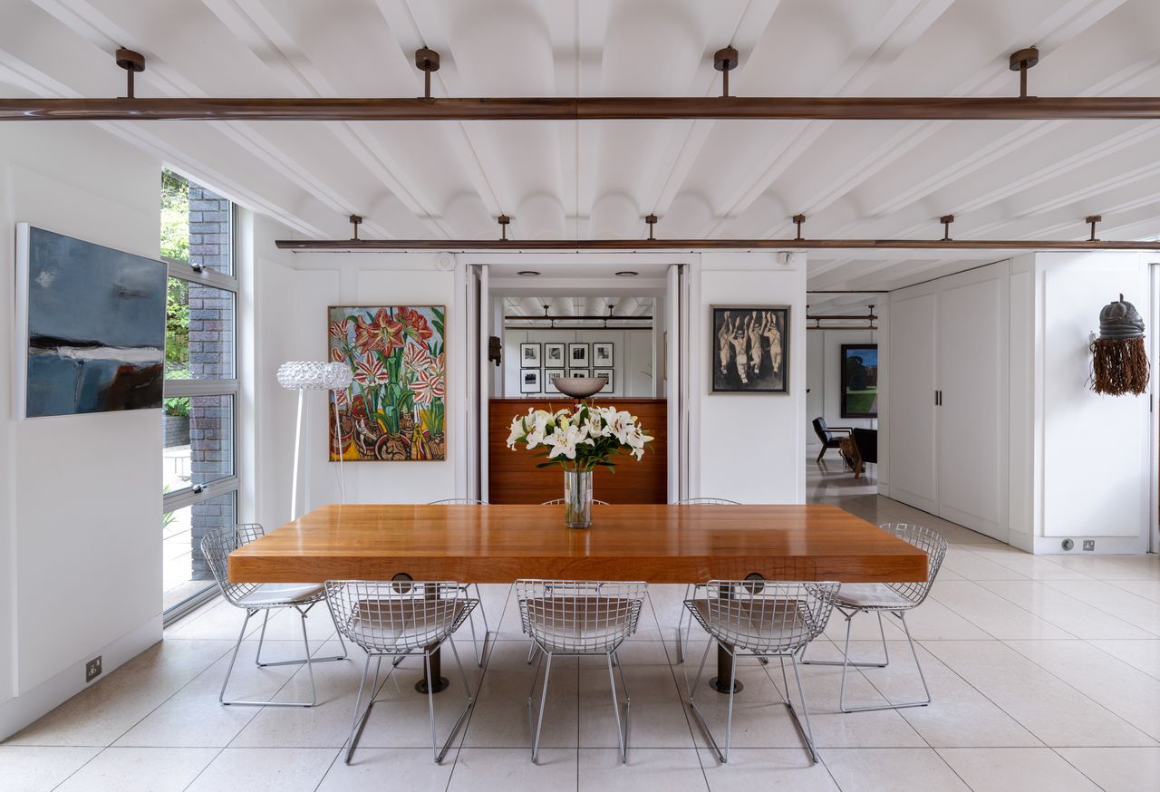Images of the modernist Schreiber House in Hampstead