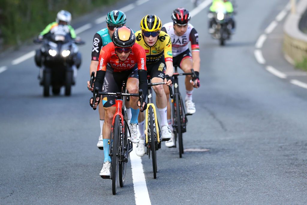 ARRATE SPAIN APRIL 09 LR Pello Bilbao Lpez De Armentia of Spain and Team Bahrain Victorious and Jonas Vingegaard Rasmussen of Denmark and Team Jumbo Visma compete during the 61st Itzulia Basque Country 2022 Stage 6 a 1357km stage from Eibar to Arrate itzulia WorldTour on April 09 2022 in Arrate Spain Photo by Gonzalo Arroyo MorenoGetty Images