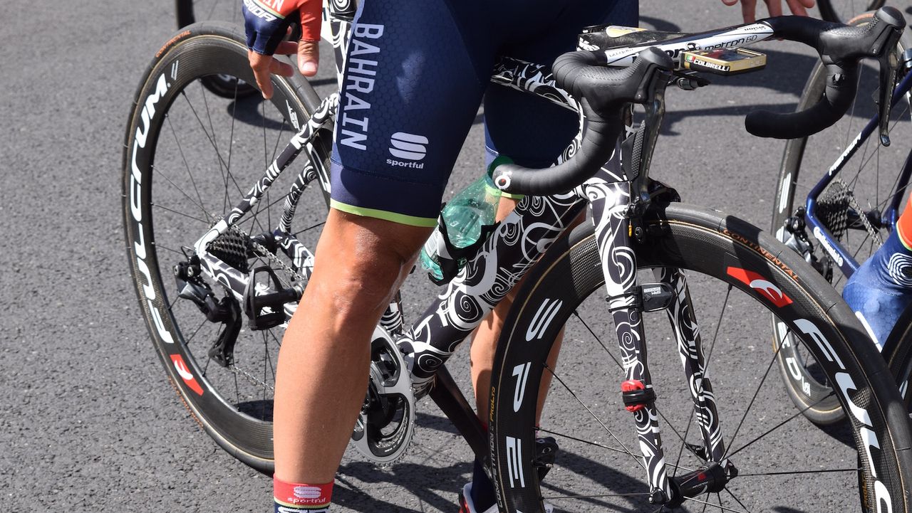Black and white concealment wrap was also seen earlier in the season on the new Cervelo R5 at the Dubai Tour