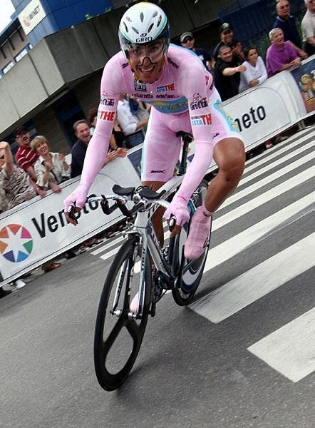 The concentration and determination shows on Contador's face.
