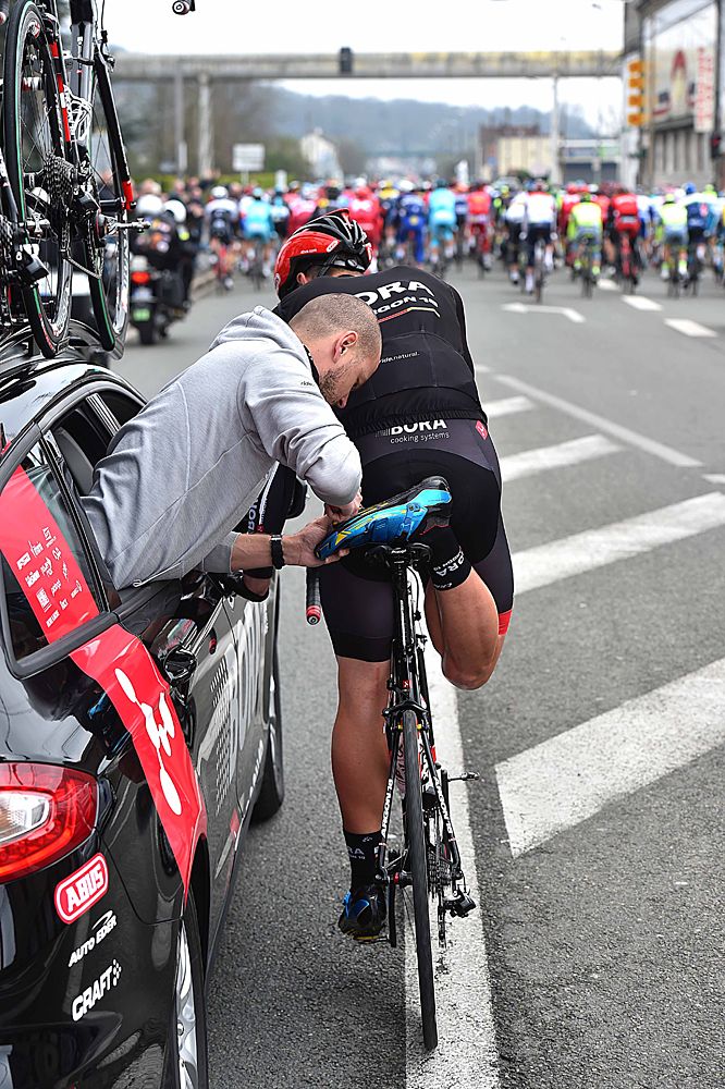 Bora Argon 18 needs help with his shoes at the start of Paris-Roubaix
