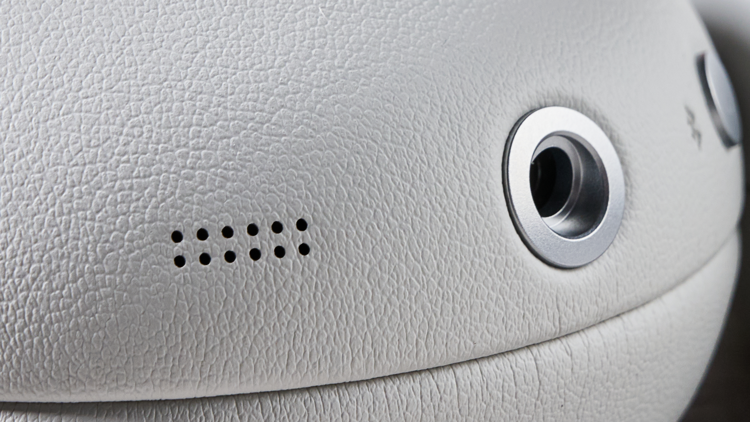 Sony 1000X The Collexion's 3.5mm port