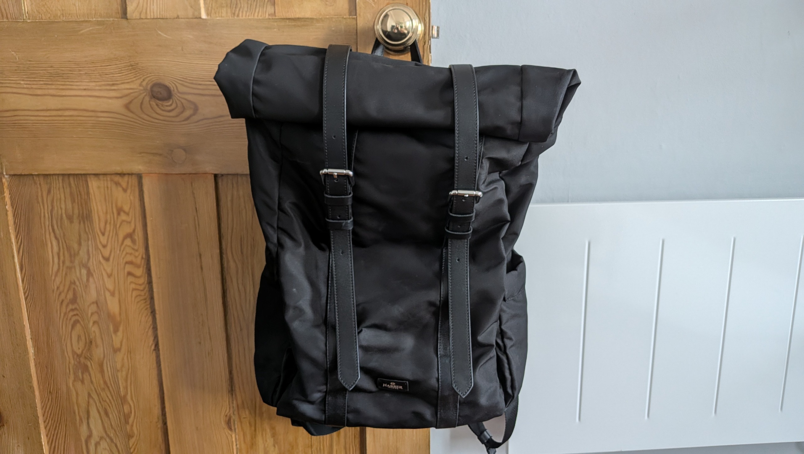 Рюкзак Harber Classic Roll Top Venture Edition: характеристики и возможности Рюкзак Harber Classic Roll Top Venture Edition в черном цвете