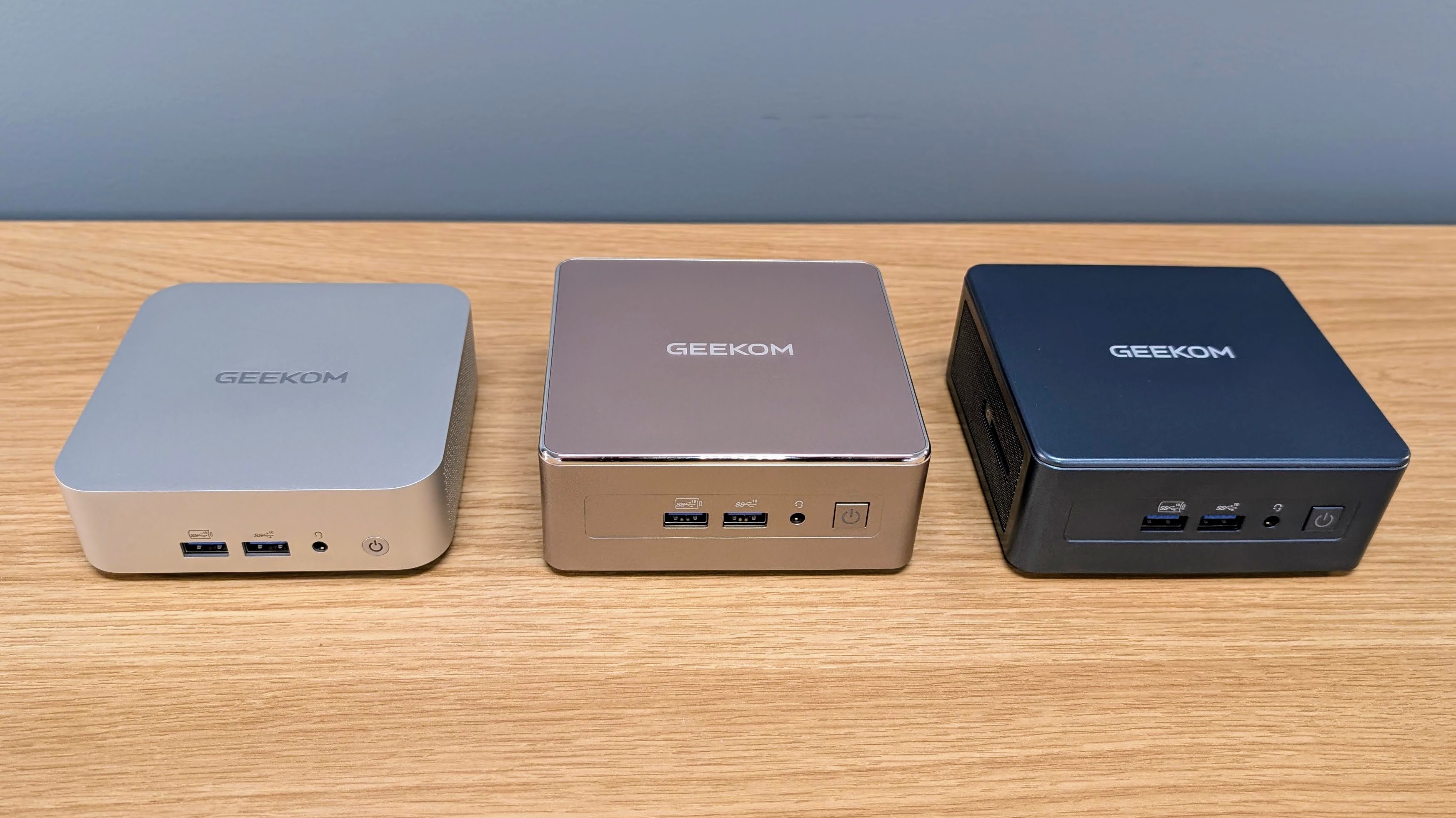 Geekom IT12 mini PC size comparison with A5 and A8
