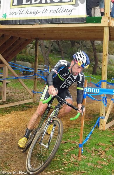 Tim Johnson (Cannondale p/b Cyclocrossworld) riding under the flyover