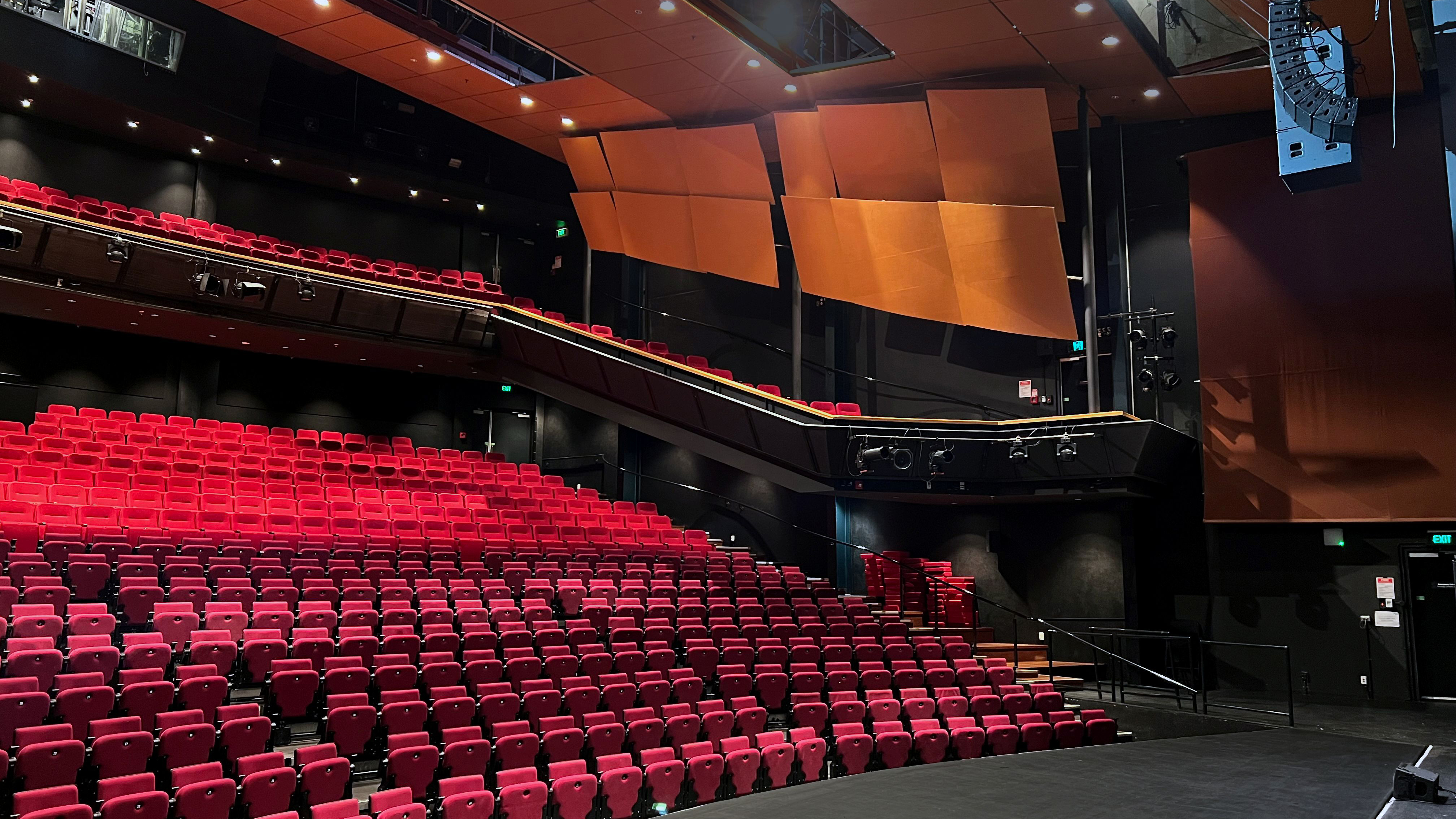 Bruce Mason Centre Upgrades to JBL VTX A6 System.