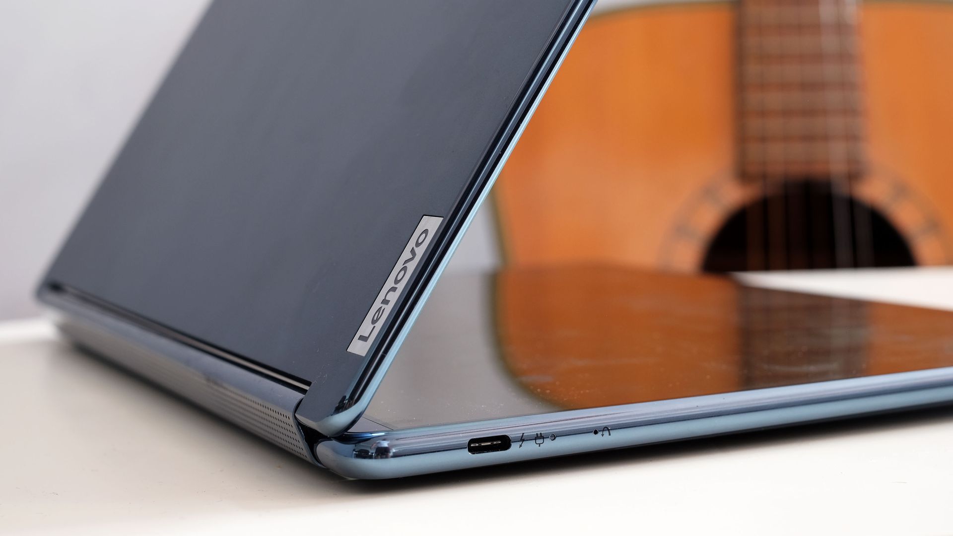Lenovo Yoga Book 9i review