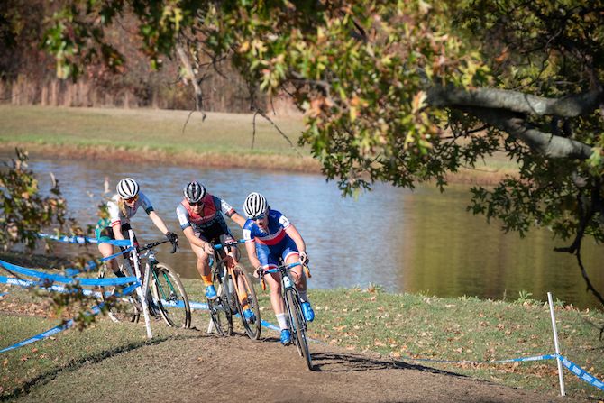 France's Caroline Manni (Pactimo/Colorado Proud) leads the chase