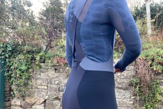 Q36.5 Gregarius Hybrid Light bib tights shown close up at the side