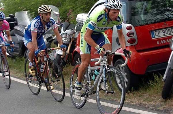 Danilo Di Luca (Liquigas) powers ahead after an early crash