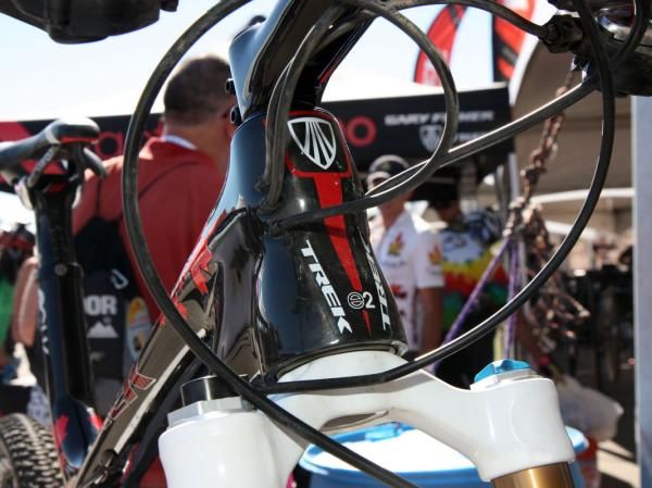The new E2 tapered head tube on the 2011 Trek Top Fuel also includes ports for the internally routed derailleur, rear brake, and shock lockout control lines.