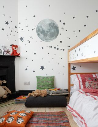 kids room ideas with painted stars on walls