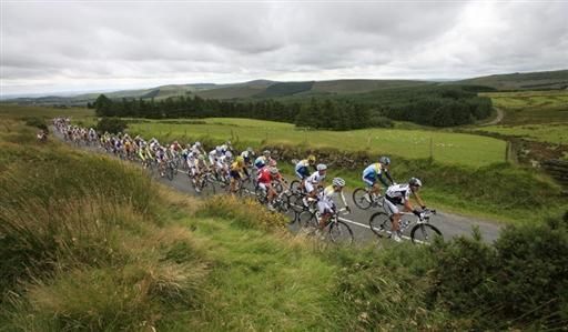 Riders climb Musheramore during the Tour of Ireland's second stage.