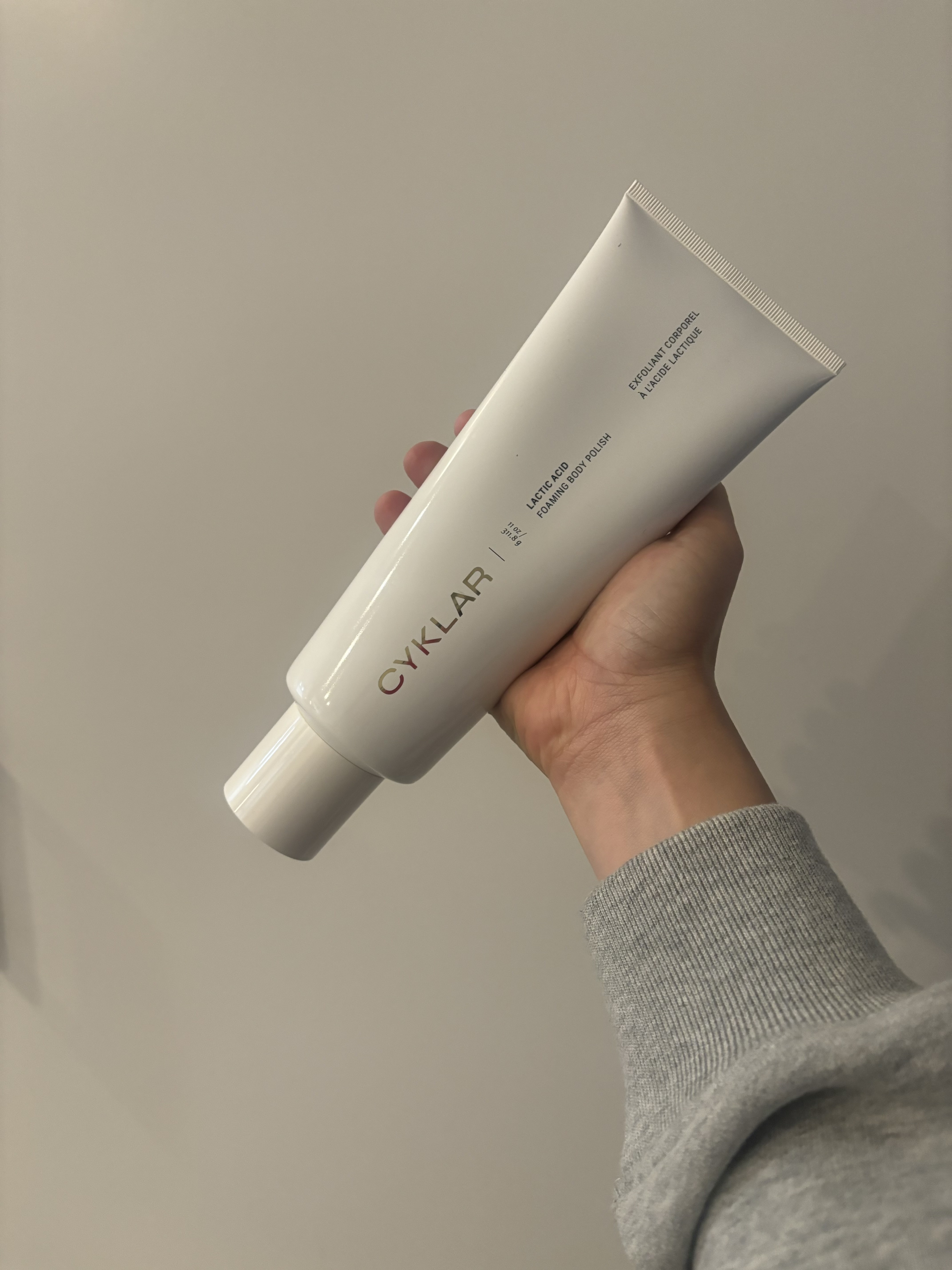 Julia Marzovilla tests the Cyklar Lactic Acid Foaming Body Polish