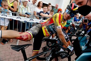 Sergio Higuita (Bora-Hansgrohe) banged up in a crash on stage 4