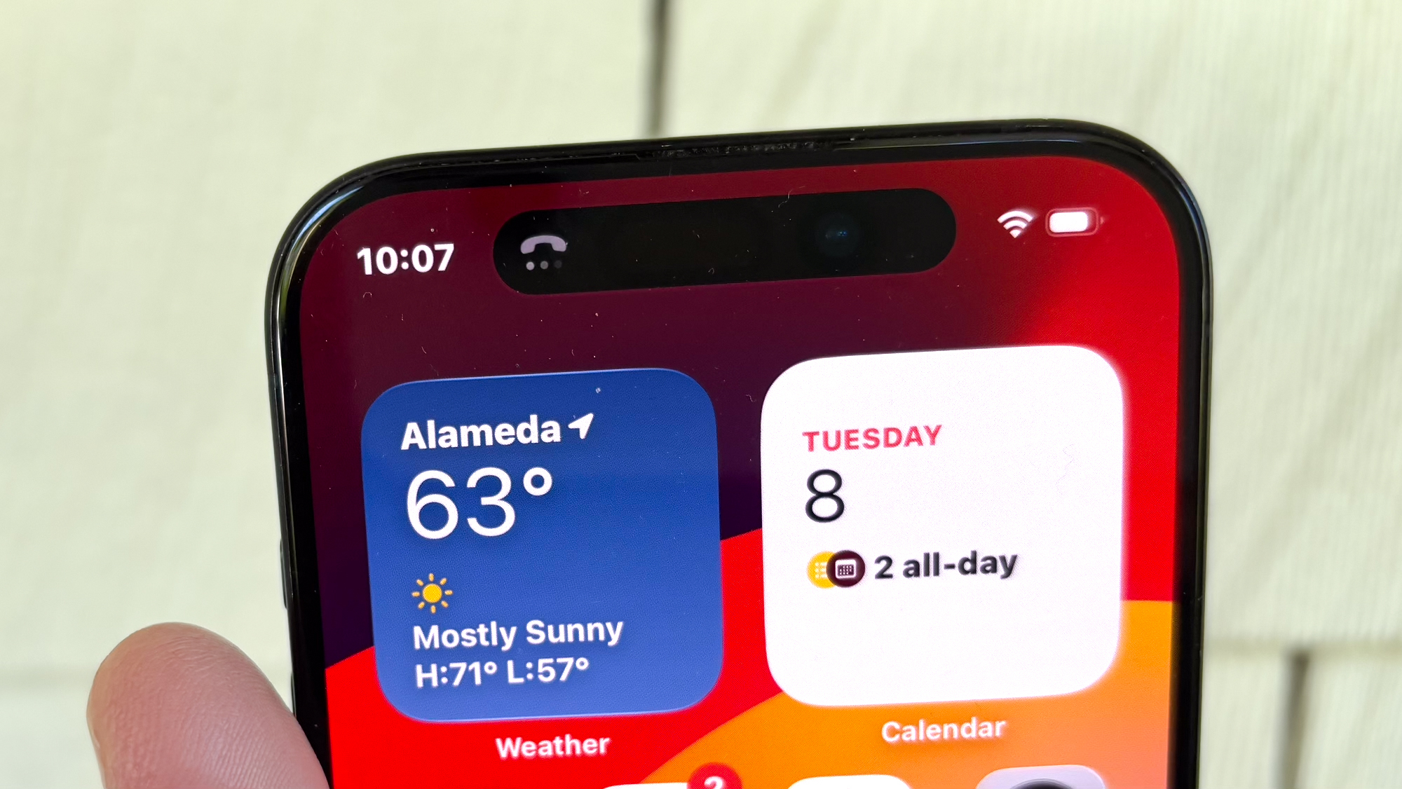 iOS 26 call screening feature on an iPhone 15 Pro