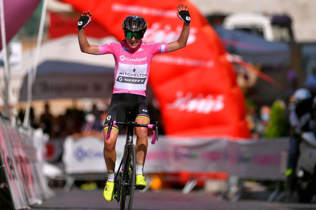 TIVOLI ITALY SEPTEMBER 14 Arrival Annemiek Van Vleuten of The Netherlands and Team Mitchelton Scott Pink Leader Jersey Celebration during the 31st Giro dItalia Internazionale Femminile 2020 Stage 4 a 1703km stage from Assisi to Tivoli 237m GiroRosaIccrea GiroRosa on September 14 2020 in Tivoli Italy Photo by Luc ClaessenGetty Images
