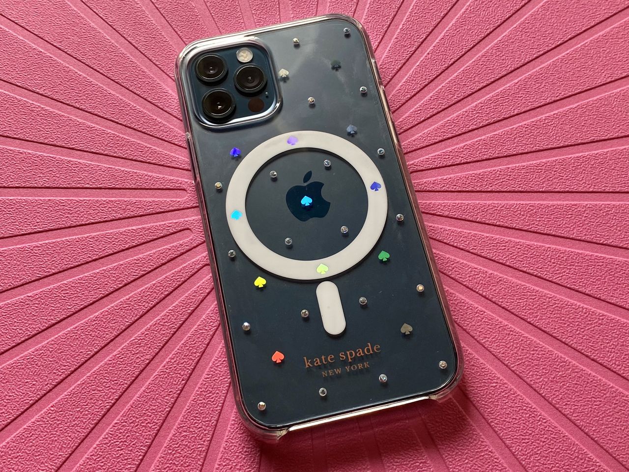 Kate Spade New York Magsafe Pin Dot Iridescent Hero