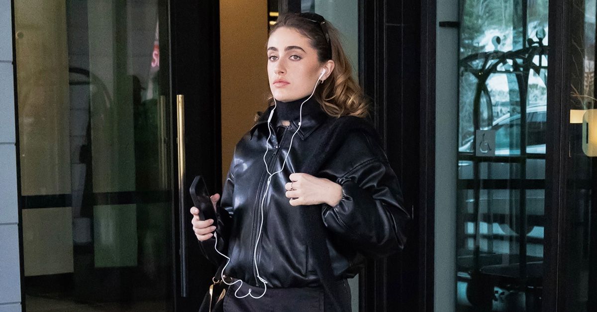 In 2026, Gen Z Is Wearing the Sneaker Trend All the It Girls Wore in 2012