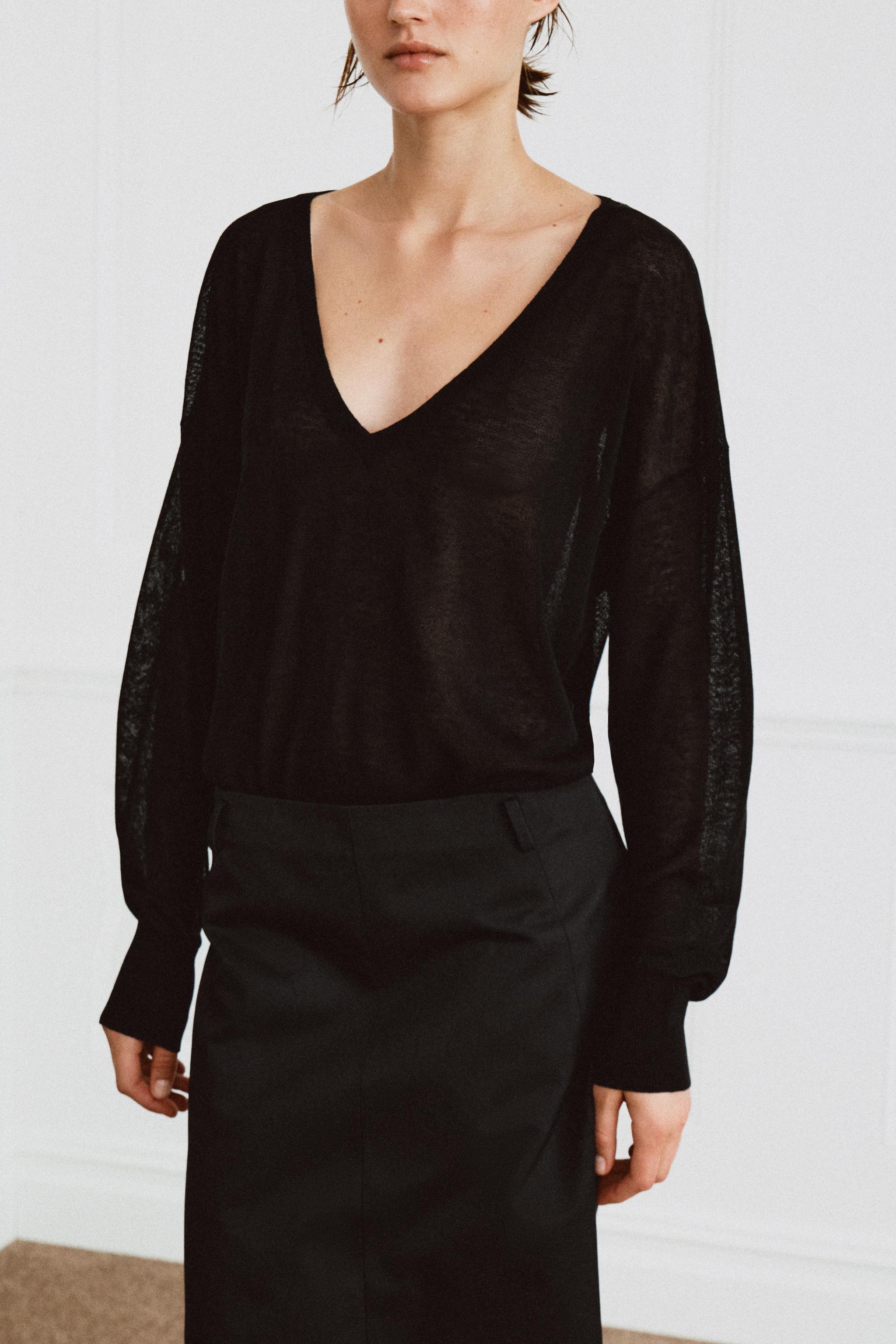 Fine Knit V-Neck Jumper