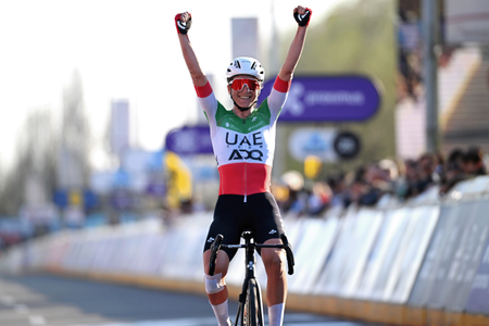 Longo Borghini celebrates victory at Dwars door Vlaanderen