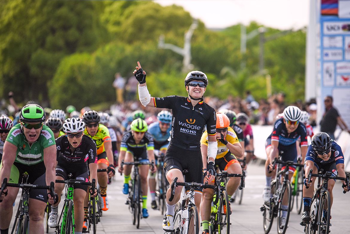 Jolien D'Hoore takes the win on stage 2 of the Tour of Chongming Island.