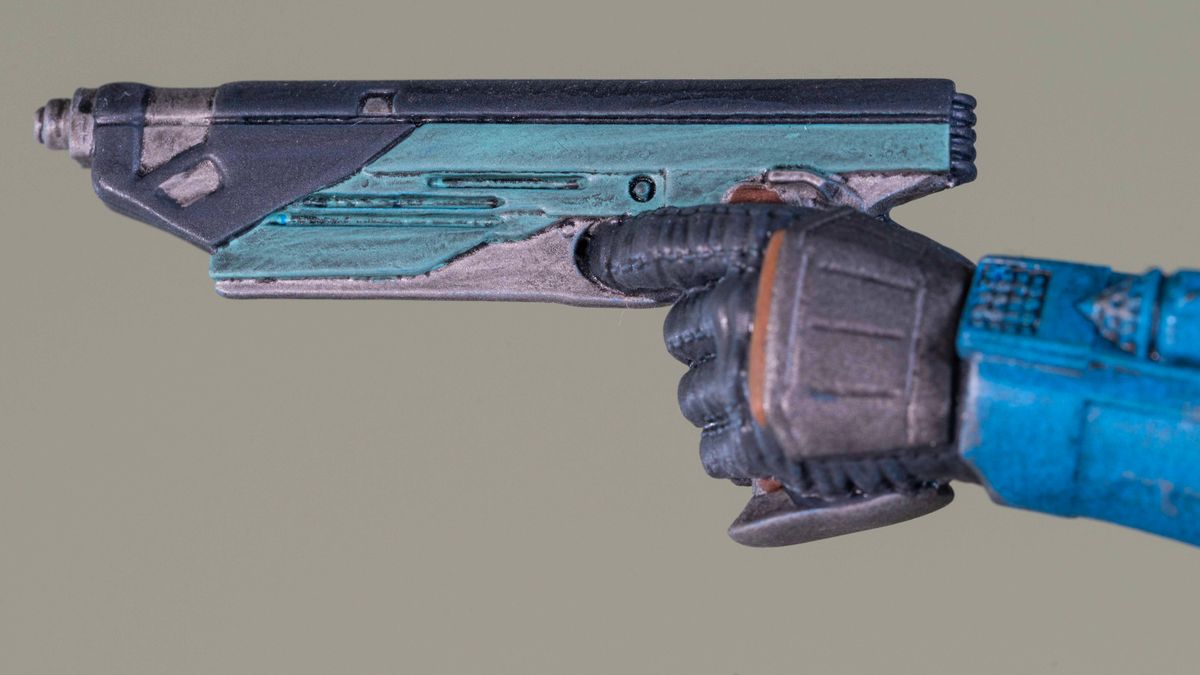 A close-up of a blaster on the Bo-Katan Kryze 1:6 scale Mini Bust
