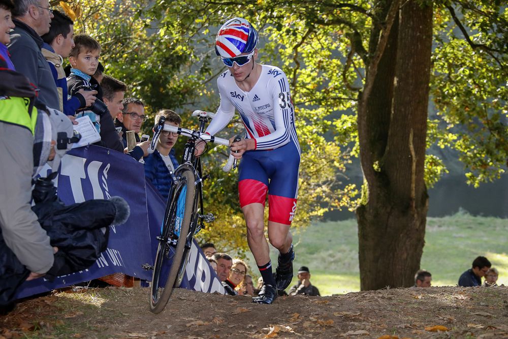 Thomas Pidcock (Great Britain) on a run-up