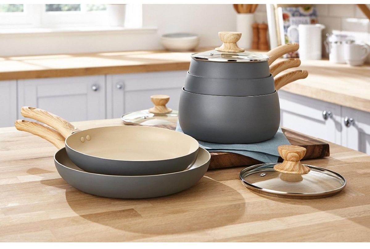 Chic Scandi-style pan set now a whopping £30 off on Very.co.uk | Woman ...