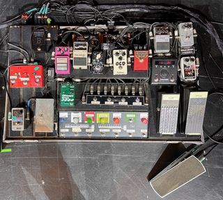 Joey Santiago's Pedalboard