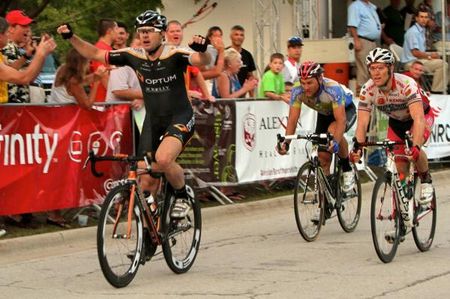 Recently crowned US pro criterium champion Ken Hanson (Optum p/b Kelly Benefit Strategies) claimed the stage 2 win