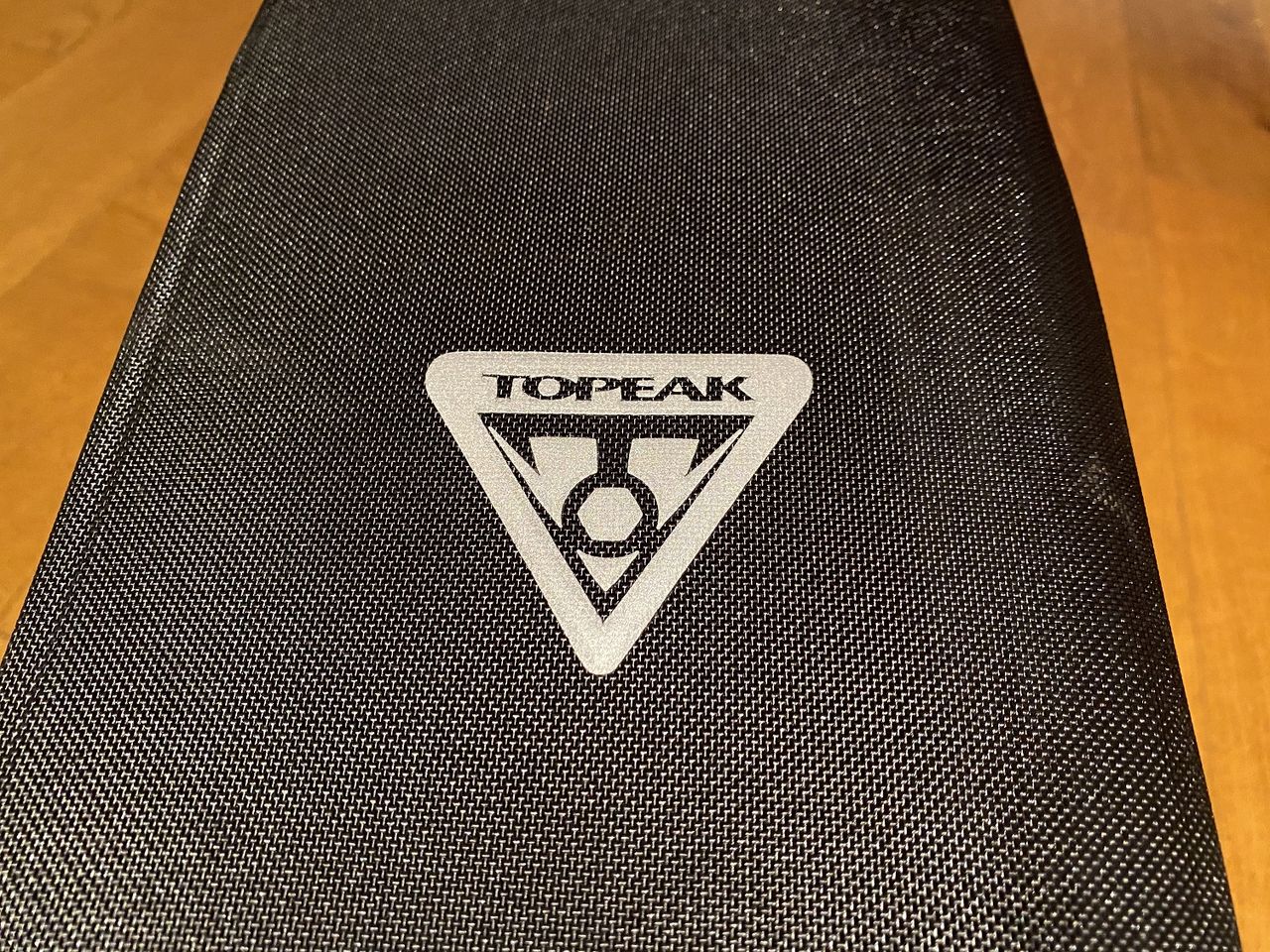 Side logo