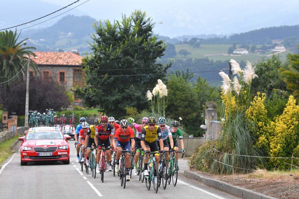 The break take on the climbs of stage 15 of the Vuelta a Espana