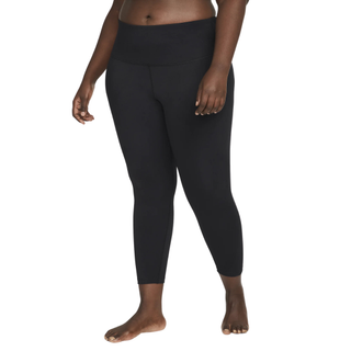 woman wearing black high-waisted leggings